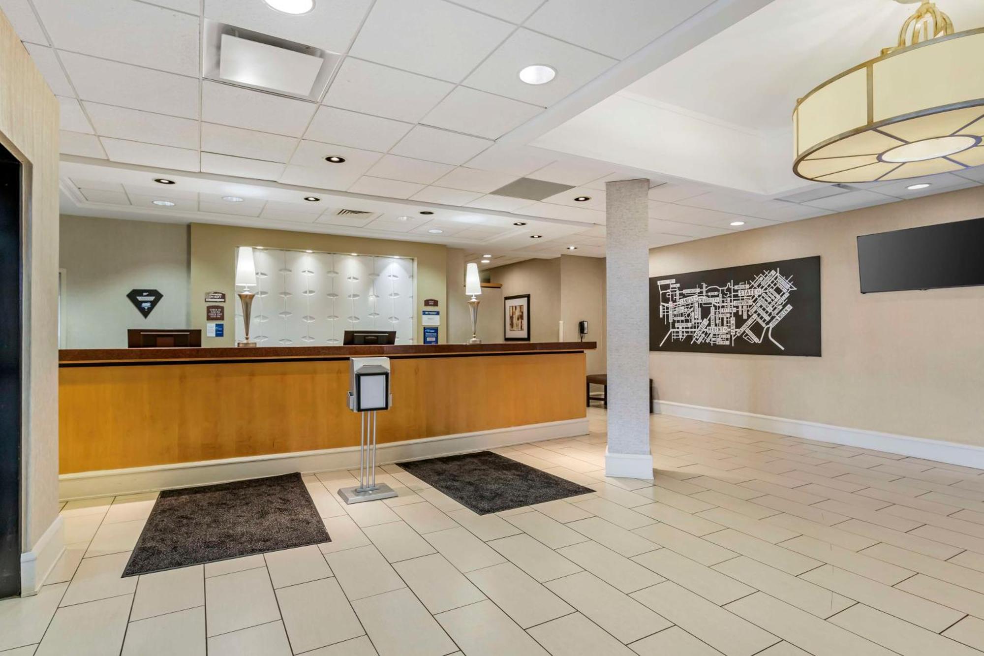 Best Western Plus Inntowner Madison Exteriör bild