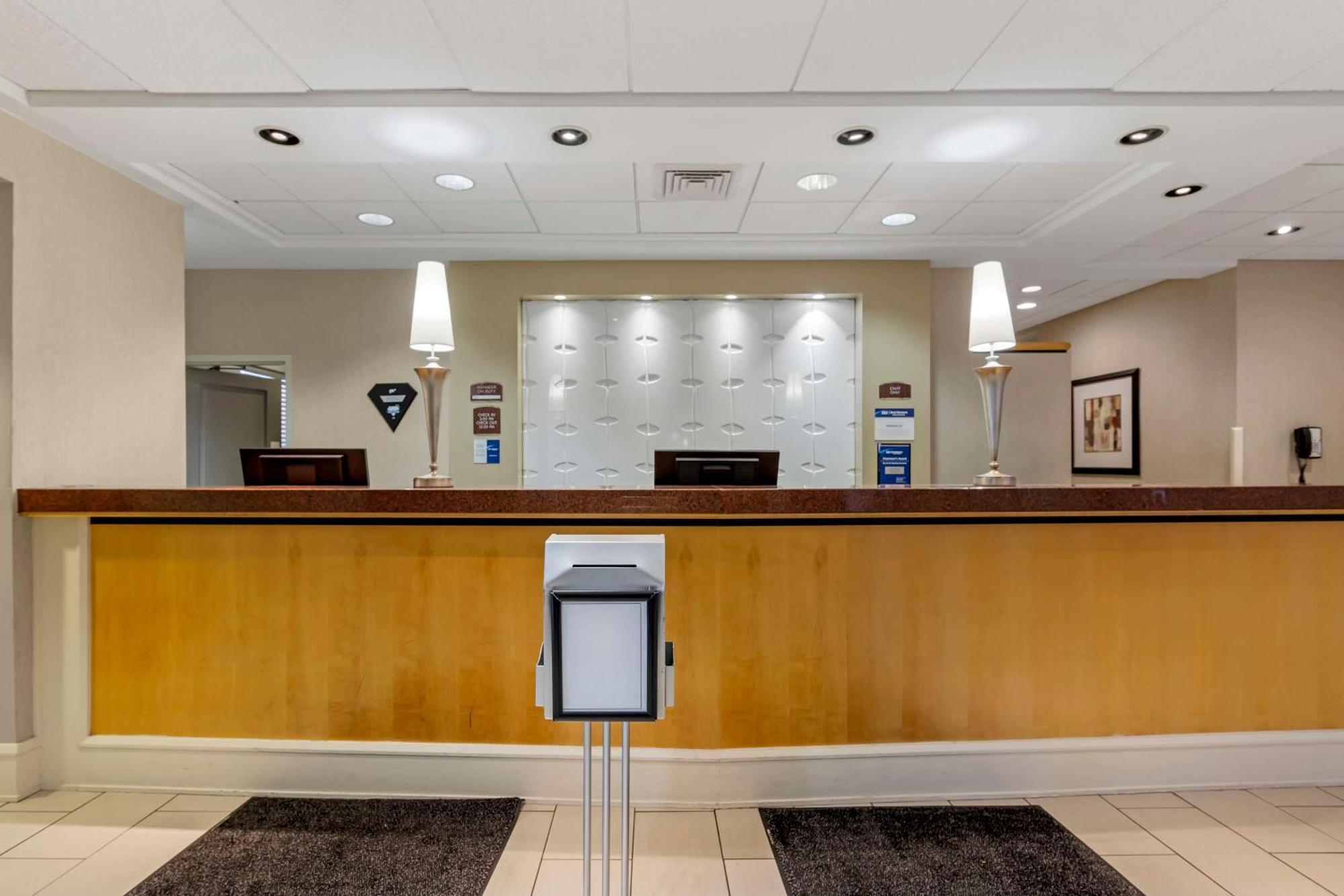 Best Western Plus Inntowner Madison Exteriör bild