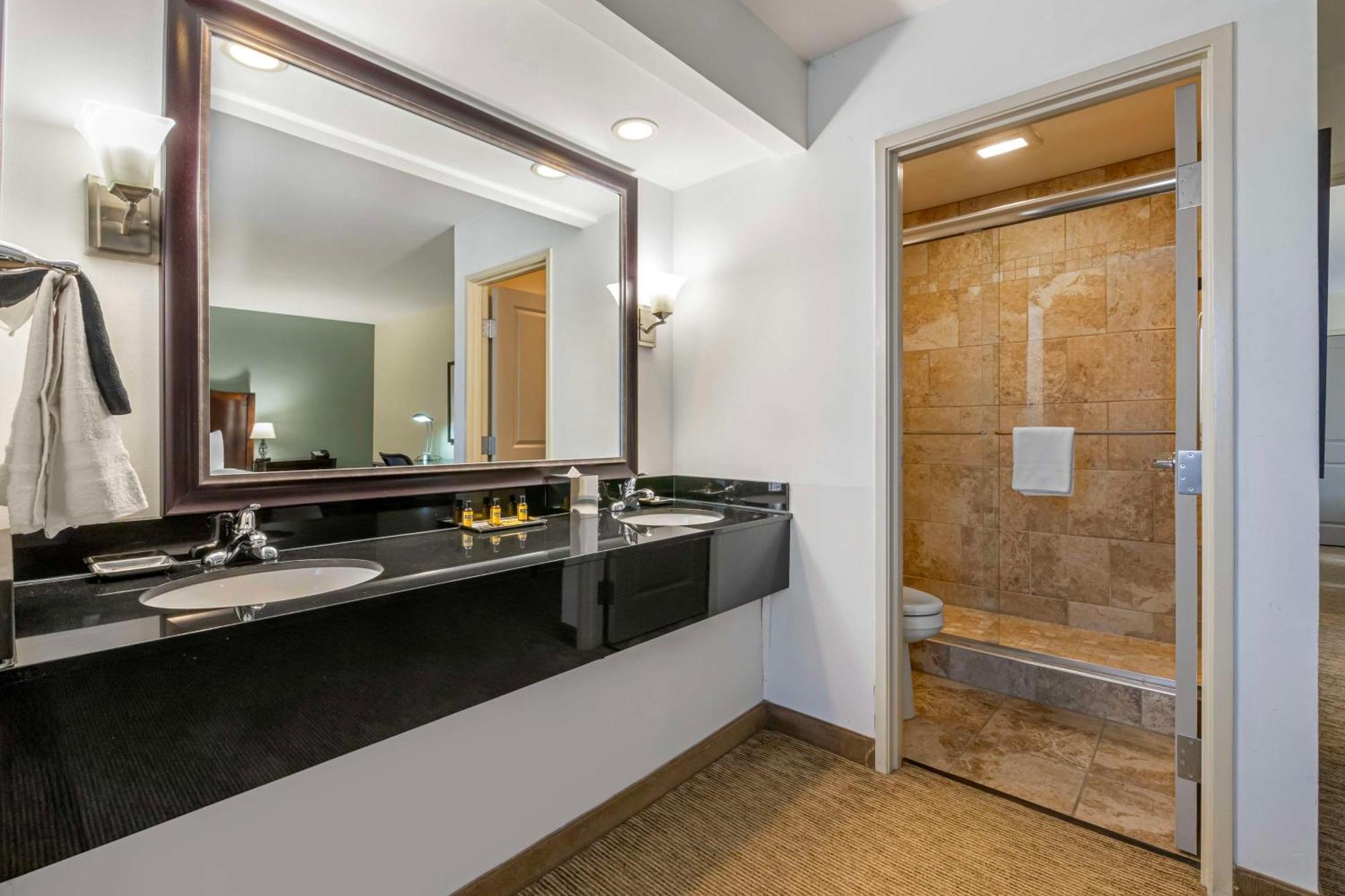 Best Western Plus Inntowner Madison Exteriör bild