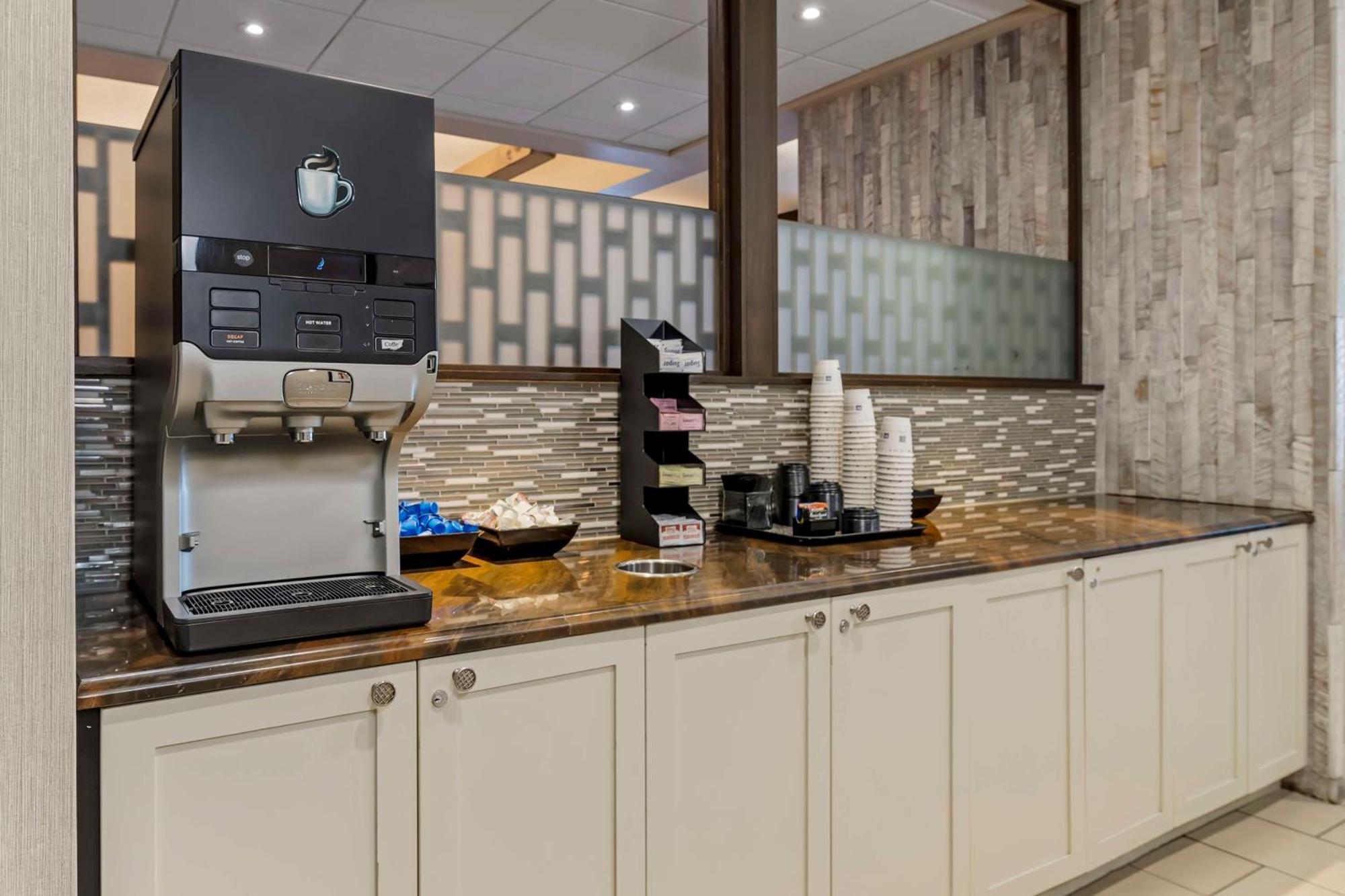Best Western Plus Inntowner Madison Exteriör bild